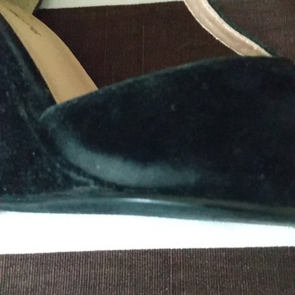 Shoes - Picture 10 of 11